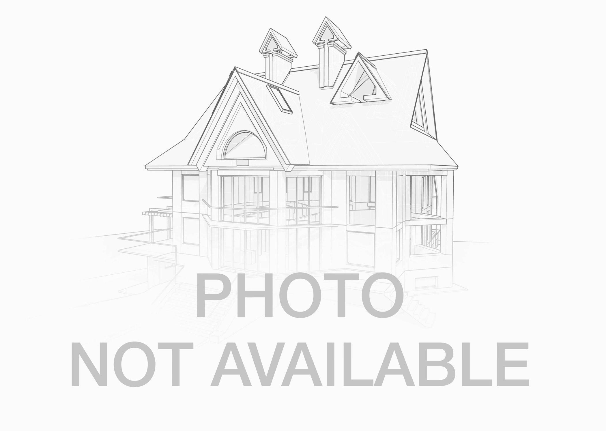 305 2nd Court 